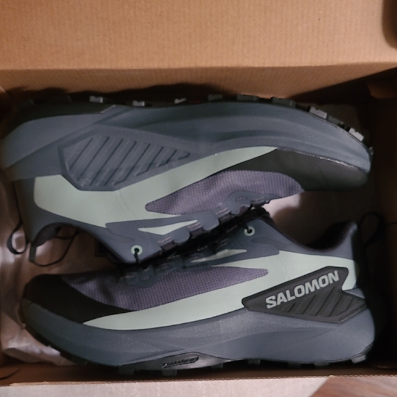 NWT- Salomon Women's Hiking Sneakers, Brand New And Never Worn - Picture 2 of 6